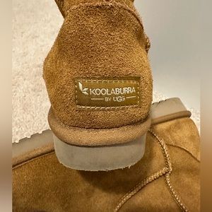 Kookaburra by Ugg Classic Short Boot, chestnut, size 9